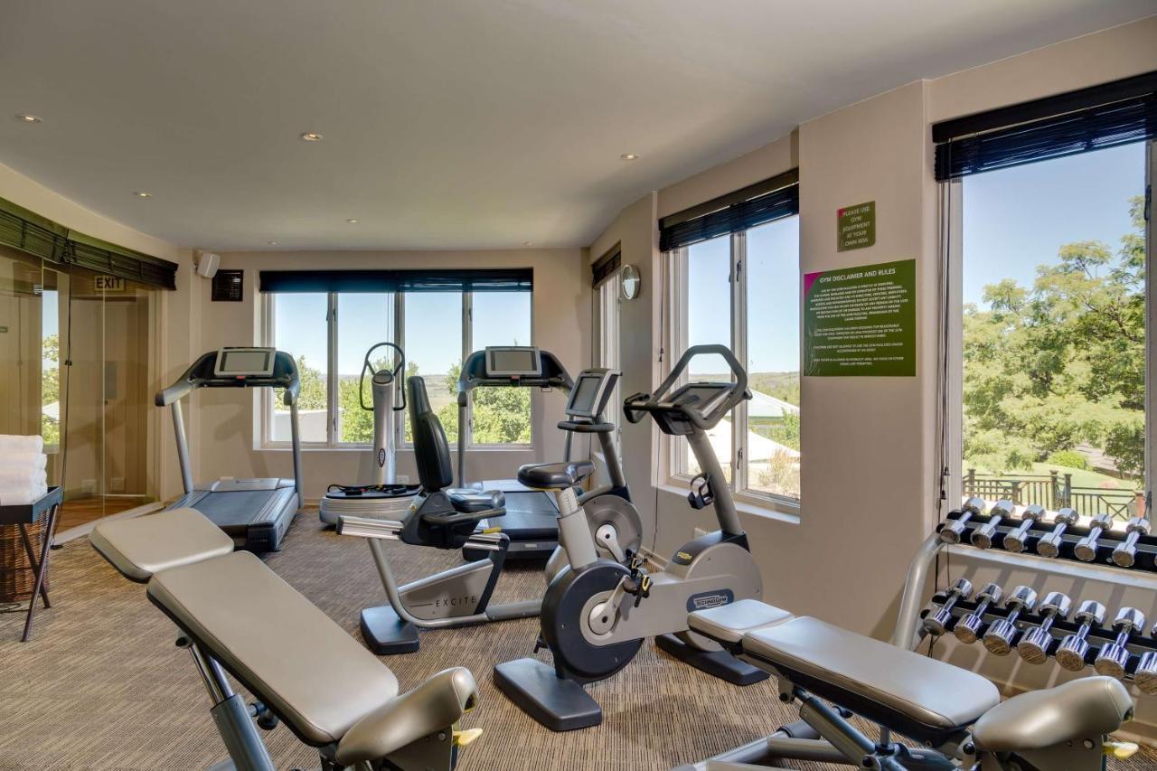 Mount Grace Hotel & Spa Магалисбург Экстерьер фото The gym at the hotel