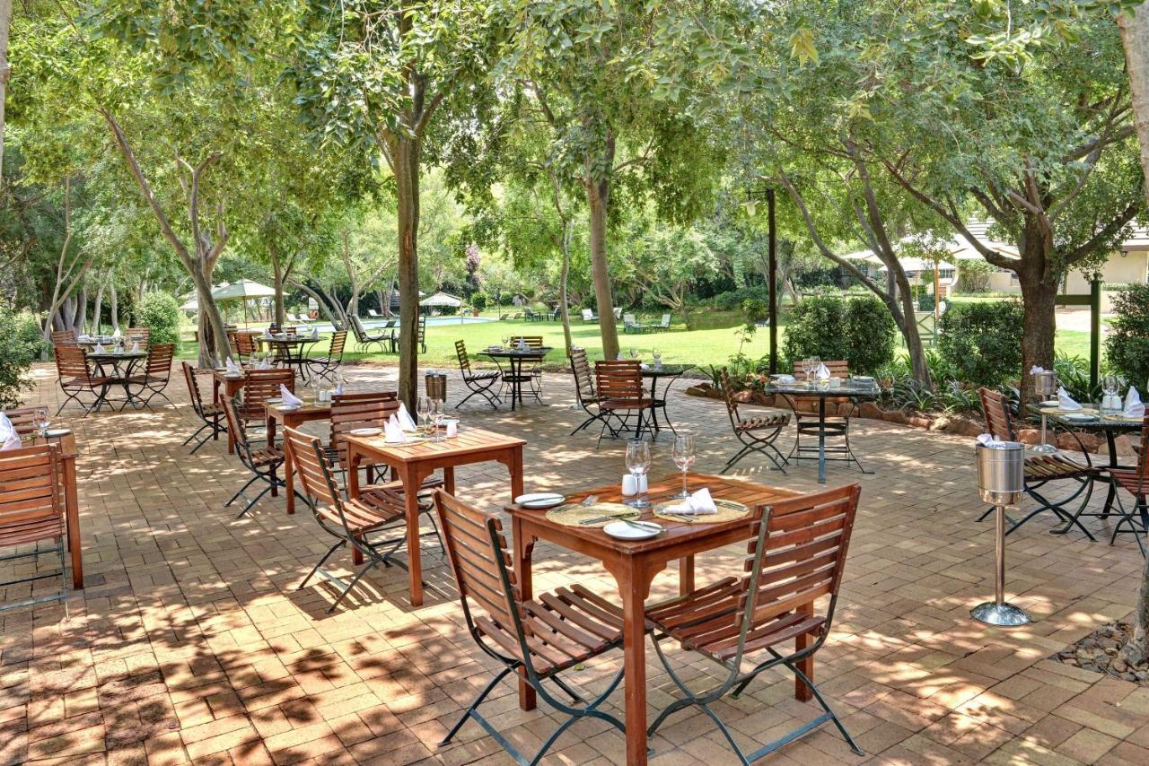 Mount Grace Hotel & Spa Магалисбург Экстерьер фото The restaurant