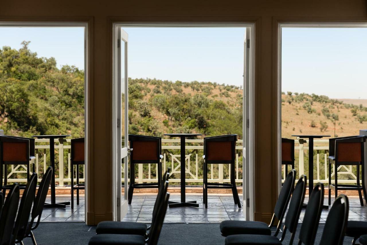 Mount Grace Hotel & Spa Магалисбург Экстерьер фото The view from the conference room